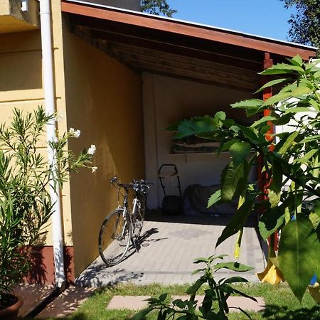 Akácia Apartman Budapeste Exterior foto